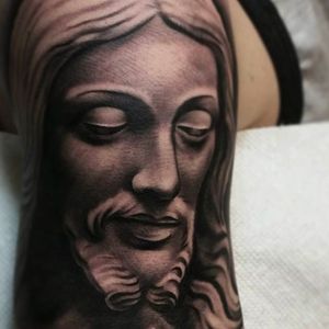 Incredible shading technique on this black and grey Christ tattoo by Nathan Hebert. #nathanhebert #blackandgrey #Jesus #Christ