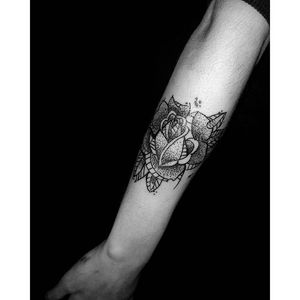 Dotwork Rose Tattoo by Liliana Azevedo #dotworkrose #dotworktattoo #dotwork #LilianaAzevedo