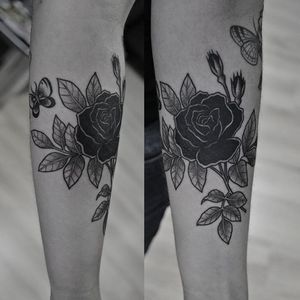 Black rose tattoo by Yara Floresta #YaraFloresta #monochrome #blackwork #dotwork #linework #rose #blackrose
