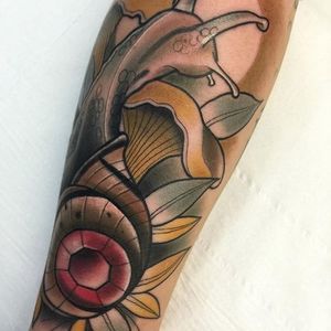 Snail friend, by Roger Mares (via IG—mares_tattooist) #RogerMares #Animals #Neotraditional #Color