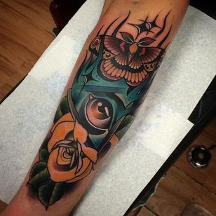 Tatuaje de polilla por Adam Knowles