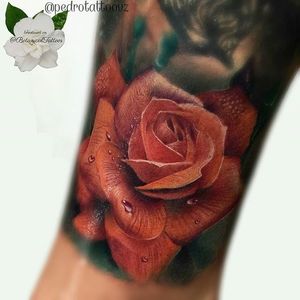 Incredibly realistic rose by Pedro Acosta via @pedrotattoovz #rose #realistc #realism #flower #PedroAcosta
