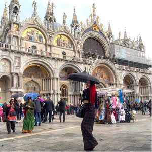 Červená Fox is currently on holiday in Venice #ČervenáFox #model #redhead #Venice #Italy