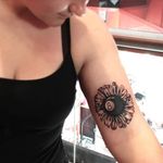 Blackwork 8-ball flower tattoo by Handy Hsu #HandyHsu #8balltattoo #blackwork #flower #magic8ball #8ball #goodluck #goodlucktattoo