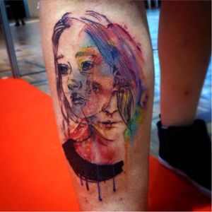 Aquelas tatuagens de ilusão de ótica! #RenataJardim #coloridas #watercolor #aquarela #pretoecinza #blackandgrey #talentonacional #grupoamazon #starbritecolors #brasil #portugues