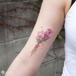 Watercolor tulip flowers by Silo #Silo #watercolor #tulip #flower #bouquet #color #tattoooftheday