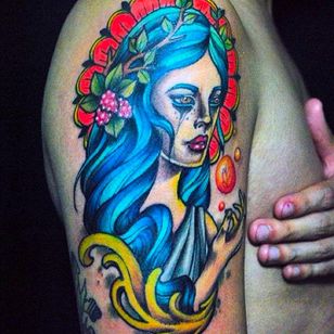 Otro increíble tatuaje de niña de Jan Fresco.  # toxic_JanFresco # goodhand tattoo #neotraditional #color tattoo #girl