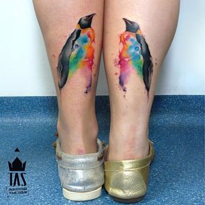 Penguin Tattoo by Rodrigo Tas #WatercolorTattoos #WatercolorTattoo #WatercolorArtists #Watercolor #Brazil #BrazilianTattooArtists #RodrigoTas #penguin #watercolorpenguin