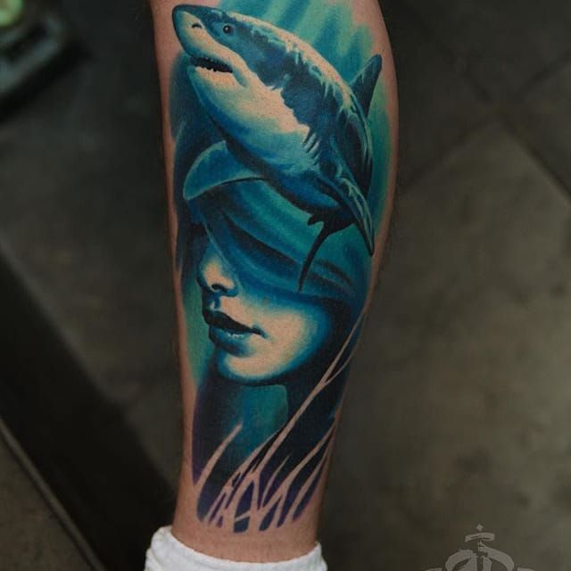 Tatuaje de tiburón por Alex Pancho #tiburón #tatuaje de tiburón #realismo #colorismo #tatuaje realista #realismoabstracto #tatuajes realistas #AlexPancho