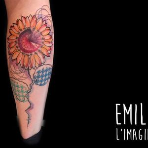 Graphic tattoo by Emilie B. #sunflower #flower #EmilieB #graphic