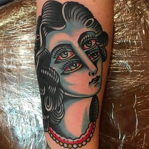 Creepy Four-eyed lady Tattoo by Mike Fite @MikeFite @goldclubelectrictattoo #MikeFiteTattoo #Goldclubelectrictattoo #Neotraditional #Traditional #bright_and_bold #Foureyed #lady #woman #gypsy #girl