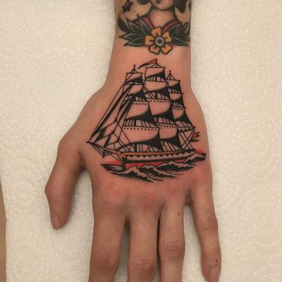 american traditional ship tattoo outline