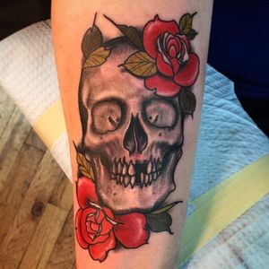 Skull tattoo by Denny Michaels #DennyMichaels #skull #rose #roses