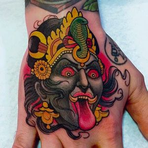 Hindu inspired neo traditional hand tattoo by Peter Lagergren. #PeterLagergren #neotraditional #handtattoo #kali #PeterLagergren