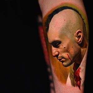 Zoomed out Tattoo of Robert de Niro from the movie "Taxi Driver" by Nikko Hurtado @NikkoHurtado #NikkoHurtado #Cinematic #Portrait #TaxiDriver #RobertdeNiro