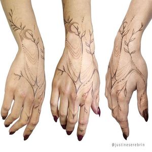 Delicate Hand Tattoo by Justine Serebrin (via IG-earthaltarstudio) #artist #tattooartist #spiritual #ceremony #readings #JustineSerebrin #EarthAltarStudio