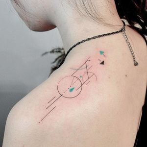 Geometric abstract shoulder line tattoo by Hill. #Hill #HillTattoo #geometric #abstract