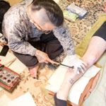 Paitangi and Kamata visit the studio of a tebori tattooist, Horiken, to compare the Māori and Japanese methods of hand-poking tattoos: The Other Side. VICE.