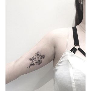 Bouquet tattoo by Juju. #bouquet #flower #subtle #juju
