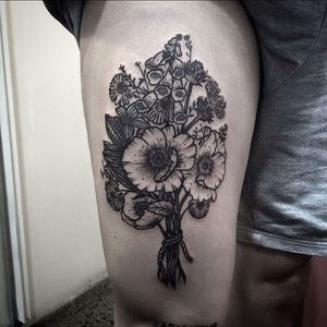 Linework bouquet tattoo by @olliet2. #bouquet #flowers #floral #botanical #blackandgrey #linework #olliet2