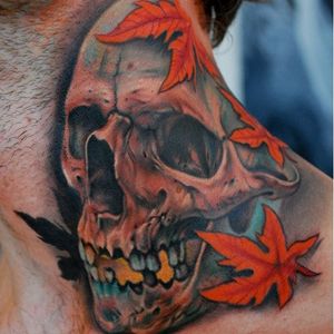 Johan Finné #johanfinne #caveira #skull #colorida #necktattoo #tatuagemnopescoço #pescoço #brasil #brazil #portugues #portuguese