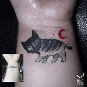 Black and red illustration tattoo by Zihae. #southkorean #southkorea #zihae #blackandred #red #illustrative #cat #coverup