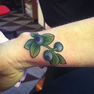 Tiny wrist blueberry tattoo by Ida Maria. #fruit #blueberry #botanical #flora #IdaMaria