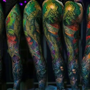 Another shot of the leg sleeve done by Nika Samarina. #nikasamarina #coloredtattoo #surrealtattoo #organic #aquatic #legtattoo