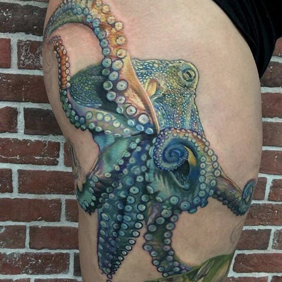 Octopus en progreso por Sean McCready.  (IG - seanmccready) #SESIONES #SeanMcCready #Hawaii #realistictattoo #octopus