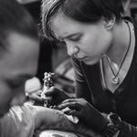 Anastasia Forman working on one of her clients. #AnastasiaForman #realistic #blackandgray #tattooartist