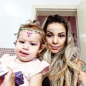 A tatuadora Cris Correa e a pequena Luma  #DiaDasMaes #mothersday #maestatuadas #mamaestatuadas #brasil #brazil #baby #bebe