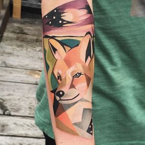 Soft, sweet geometric fox tattoo. By Karl Marks. #geometric #abstract #KarlMarks #animal #fox