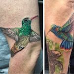 A pair of gorgeous hummingbird tattoos via Vic Vivid (IG—vicvivid). #color #hummingbirds #realism #songbirds #VicVivid