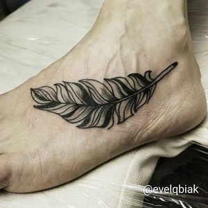 Blackwork Feather Tattoo by Evel Qbiak #Blackwork #BlackworkTattoos #BlackInk #ContemporaryTattoos #ModernTattoos #BlackInk #Feather #blckwrk #BlackworkArtists #EvelQbiak