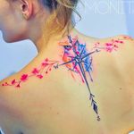Love this back tattoo by Monica Gomes #monitattoo #monicagomes #owl #feminine #shoulder #compass #colorful #arrow