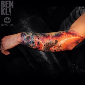 Space tattoo by Ben Klishevskiy #BenKlishevskiy #sun #space #realism #realistic #galaxy #solarsystem #planets (Photo: Instagram)
