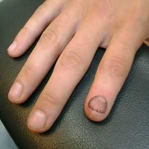 Creative fingernail tattoo (via IG -- pencilmancer) #amputeetattoo #fingernail