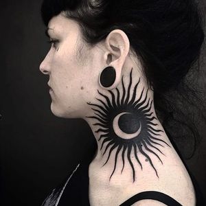 Moon Tattoo by Laura Yahna #moon #blackwork #neck #blackworkneck #darkart #blackworkartist #LauraYahn