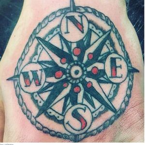 Logan McNicholas' hand tattoo. #compassrose #handtattoos