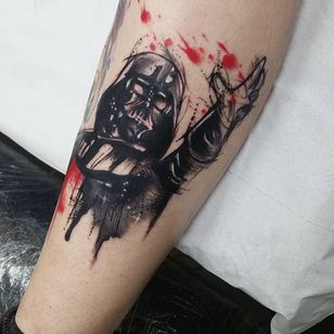 Tatuaje de acuarela de Darth Vader por Josie Sexton
