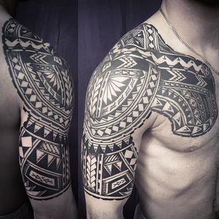 Tatuaje tribal de Neil Bass #tribal #tribaltattoo #tribaltattoos #polynesian #polynesiantattoos #maori #maoritattoos #samoan #samoantattoos #NeilBass