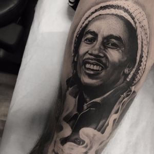 Bob Marley by Duncan Whitfield #DuncanWhitfield #blackandgrey #realism #realistic #hyperrealism #portrait #BobMarley #face #reggae #musictattoo #music #tattoooftheday