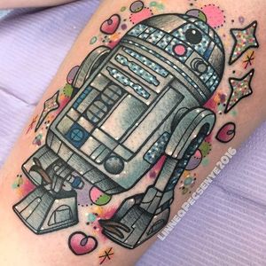 Pinkwork R2-D2 tattoo by Linnea Pecsenyu. #LinneaPecsenye #pinkwork #kawaii #girly #cute #r2d2 #starwars #geek