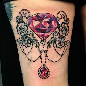 Elegant henna and diamond tattoo by Rebecca Kingsroad #RebeccaKingsroad #diamondtattoo #hennatattoo #ornamental #pink #diamond