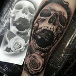 #DougDeFarias #tatuadoresdobrasil #brazilianartist #brasil #brazil #realismo #realism #blackandgray #pretoecinza #skull #caveira #cranio #rosa #rose #flor #flower
