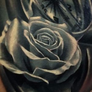 Close up detail on a rose by Vid Blanco. #VidBlanco #photorealism #realism #UKtattooer #minimalpalette #blackandgrey #rose