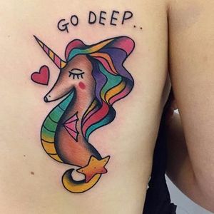 Amanda Toy #AmandaToy #cavalomarinho #seahorse #cavalomarinhotattoo #seahorsetattoo #colorido #fullcolor #heart #coração #estrela #star #estreladomar #starfish #unicornio #unicorn #rainbow #arcoiris