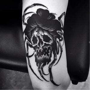 Black widow tattoo by Matteo Al Denti #MatteoAlDenti #blackwork #spider #skull #blackwidow
