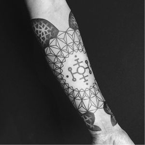 Mysterious tattoo by Pierluigi Cretella #PierluigiCretella #geometric #dotwork #sacredgeometry #ornamental