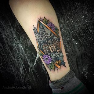 Tatuaje turístico por Andrew John Smith #AndrewJohnSmith #Neotradicional #Parliamenttattoo #London #city #buildings